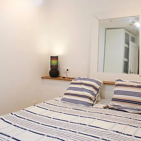 40m With Sleeping Area & Wifi Διαμέρισμα Asnières